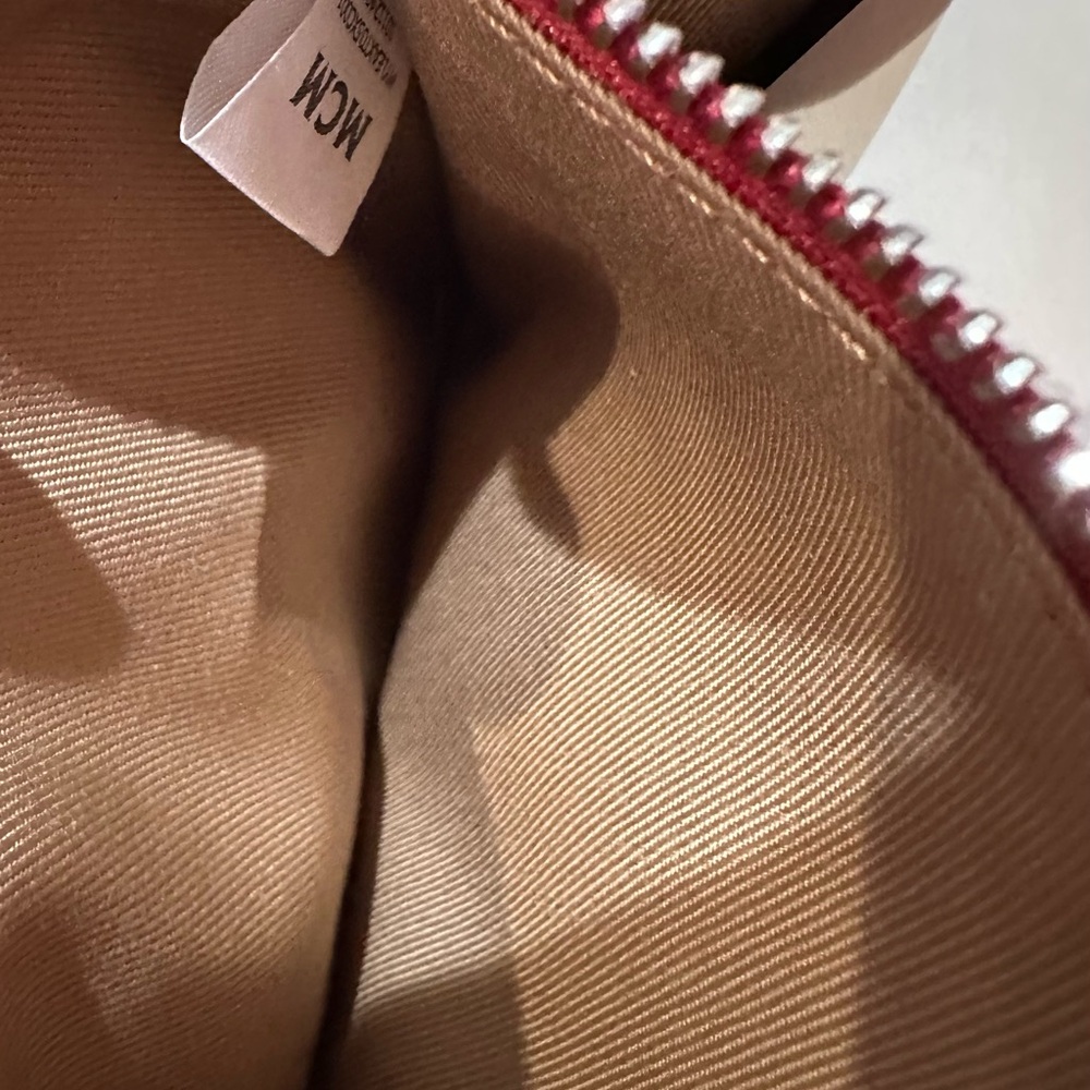 Mcm Tracy Visetos Wallet on chain - Picture 6 of 7